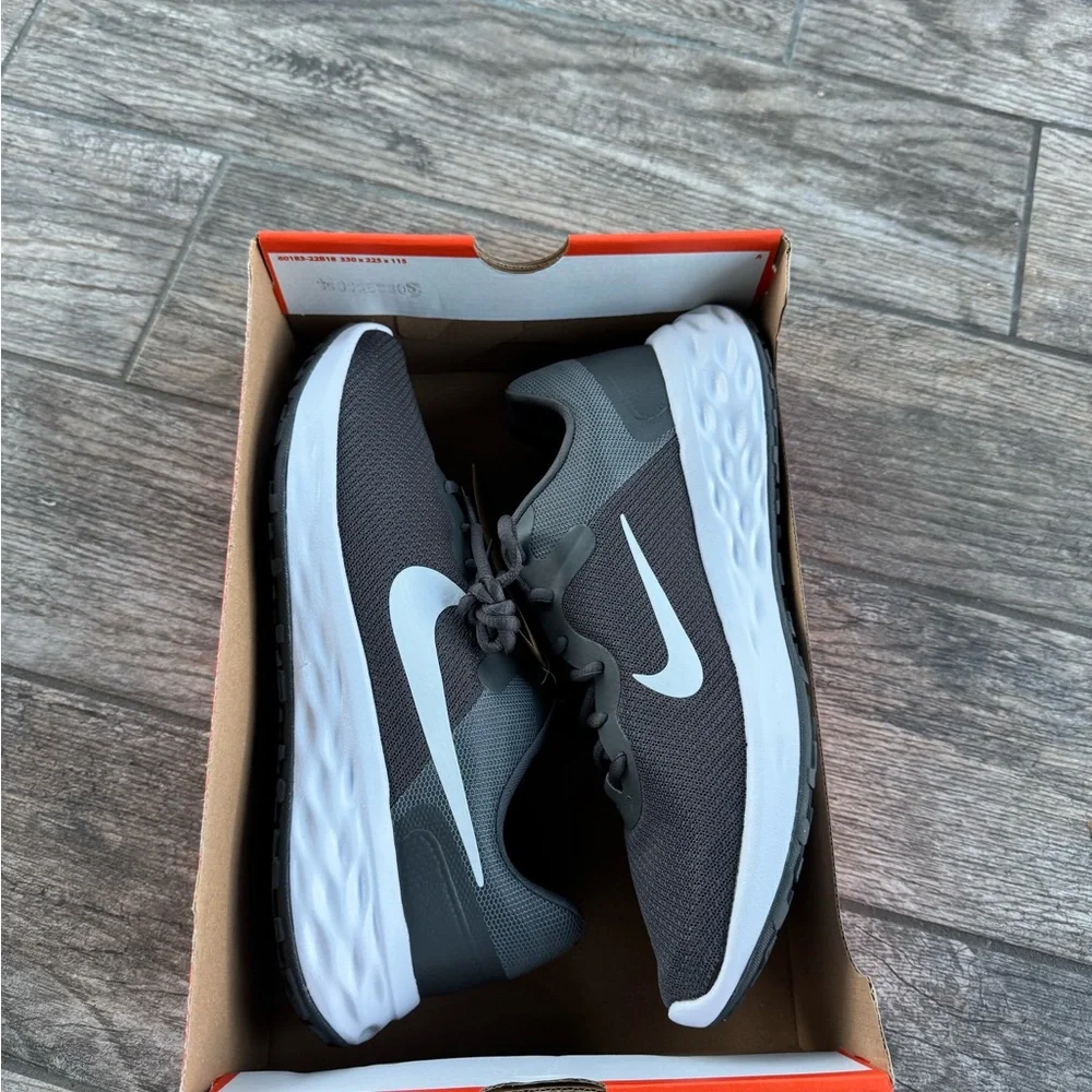Brand New Nike Revolution 6 'Iron Grey' Men’s Running Shoes DC3728-004_7